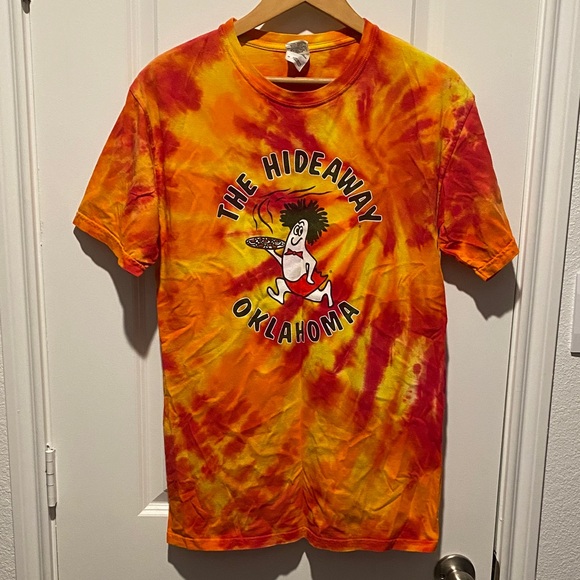 Gildan Other - Vintage Tie-Dye The Hideaway Pizza Oklahoma Graphic T-Shirt